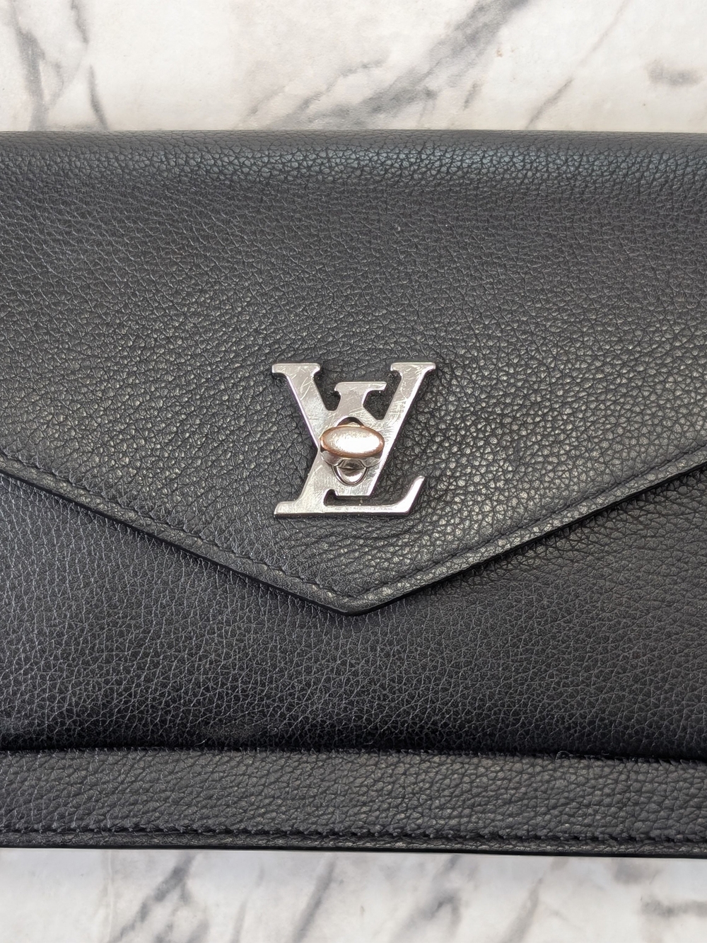 Authentic Louis Vuitton Mylockme Chain Pochette Crossbody woc - Picture 2 of 13